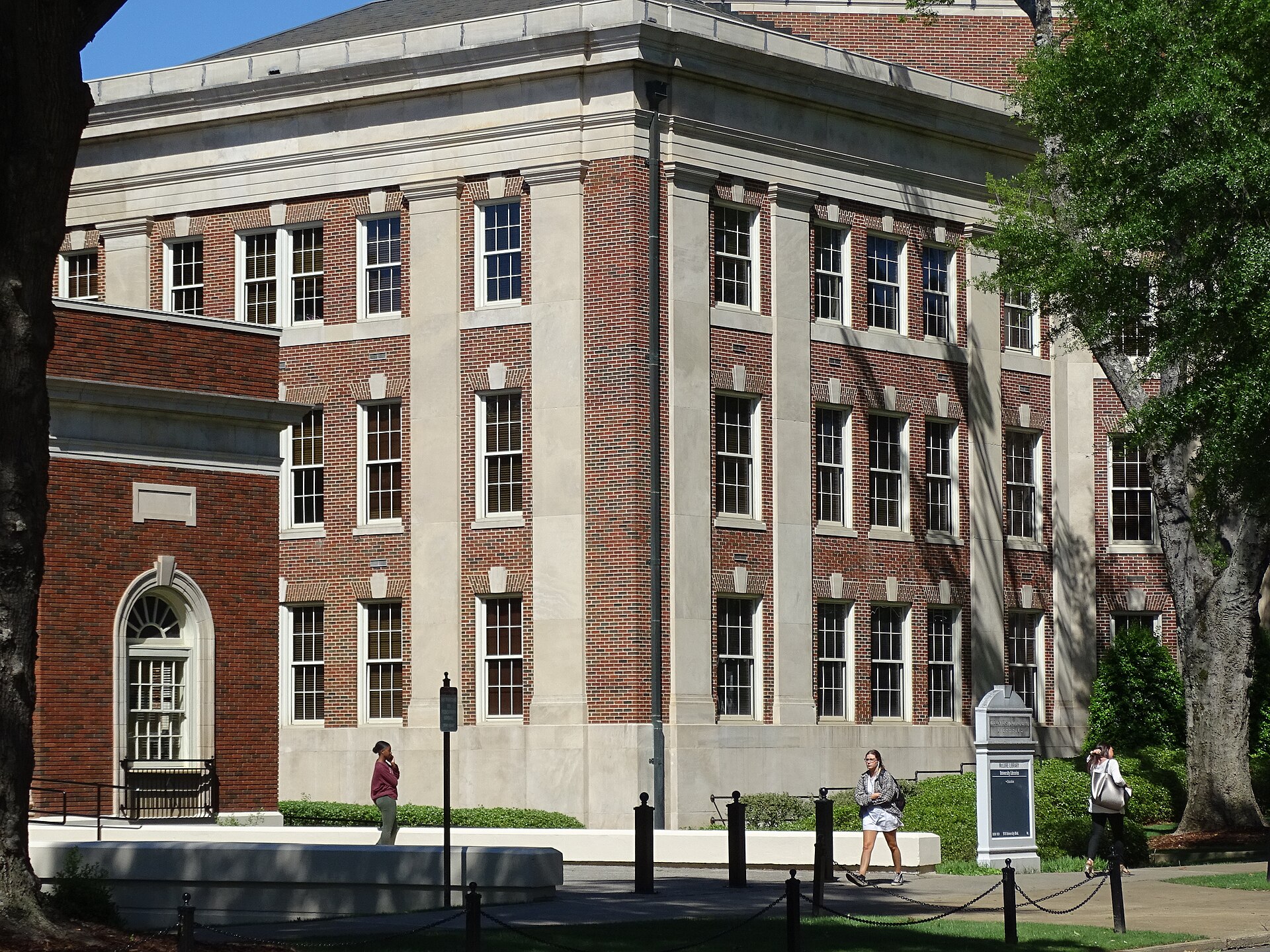 Campus Scene - University of Alabama-Tuscaloosa - Tuscaloosa - Alabama - USA - 01 (34397350125)